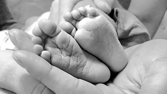 slapende baby van dichtbij, wiegendood risico's en beschermende factoren